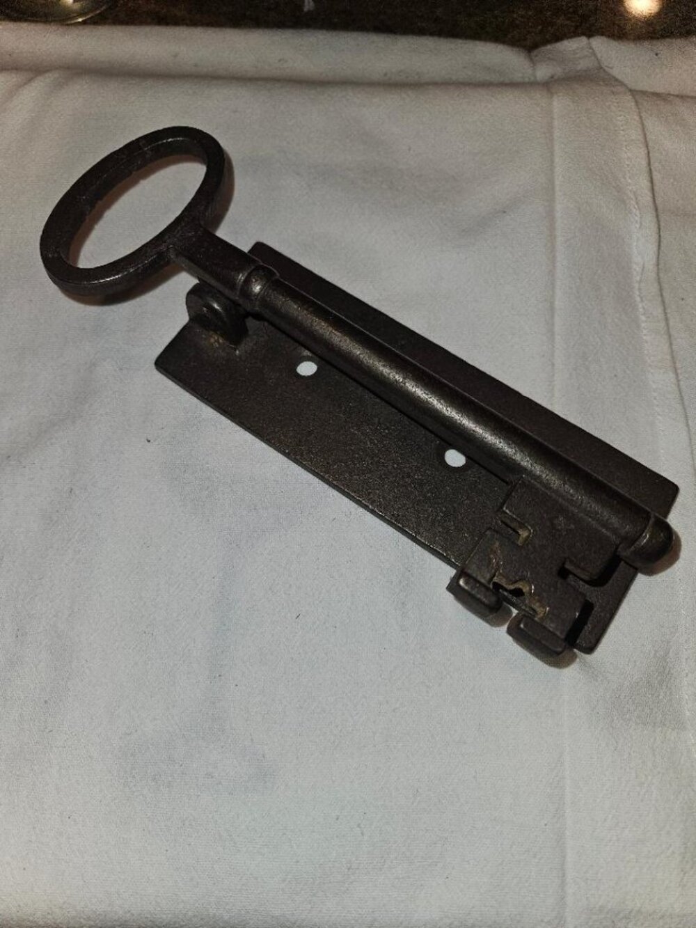 Vintage Heavy Cast Iron Skeleton Key Door Knocker – Rustic Antique Style